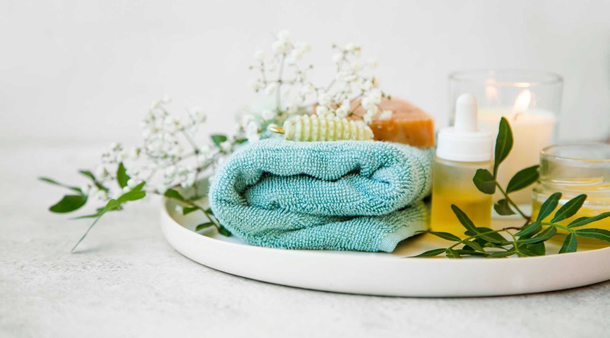 What products are in a Spa Party Kit for at Home?